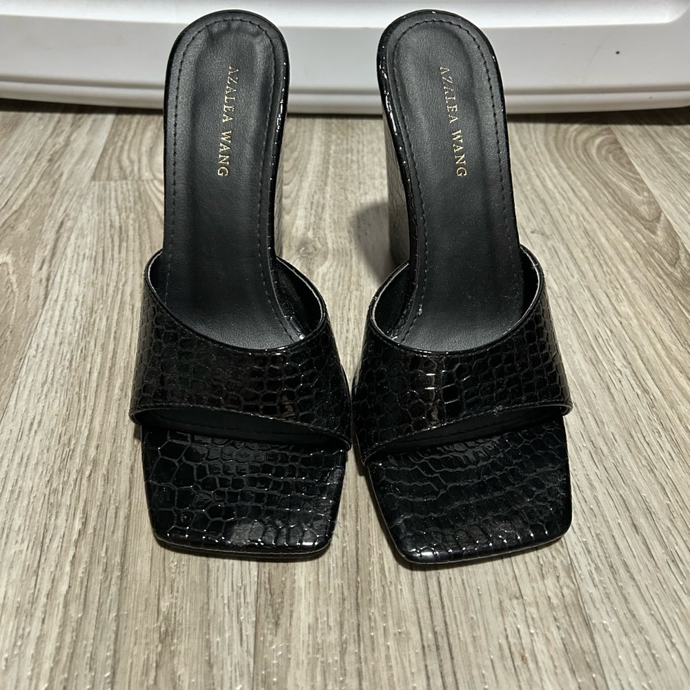 Azalea Wang Black Textured Mules